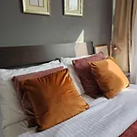 Cosy And Quiet One Bedroom Thames Flat