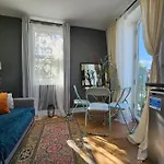 Cosy And Quiet One Bedroom Thames Flat