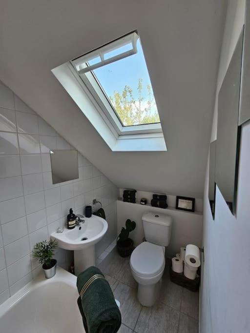 Cosy And Quiet One Bedroom Thames Flat Appartamento