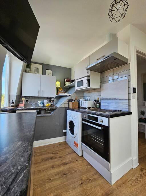 Cosy And Quiet One Bedroom Thames Flat London