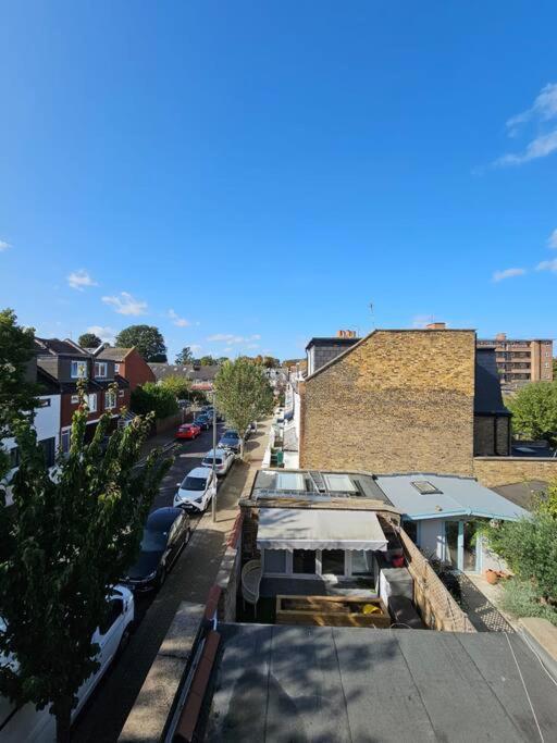 Cosy And Quiet One Bedroom Thames Flat *